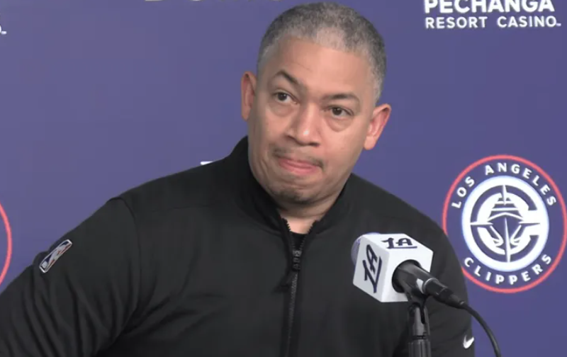 开云官方网站-卢盛赞哈登扛起球队！快船距前六仅4.5胜场 官方晒8数据力挺登哥